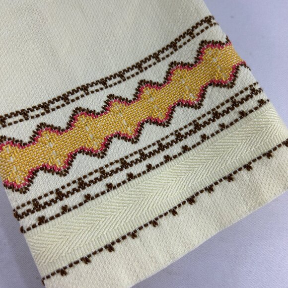 Embroidered Tea Hand Towel Pale Yellow Zig Zag Pattern Dish Cloth 16.5" X 25.5" - Picture 2 of 6